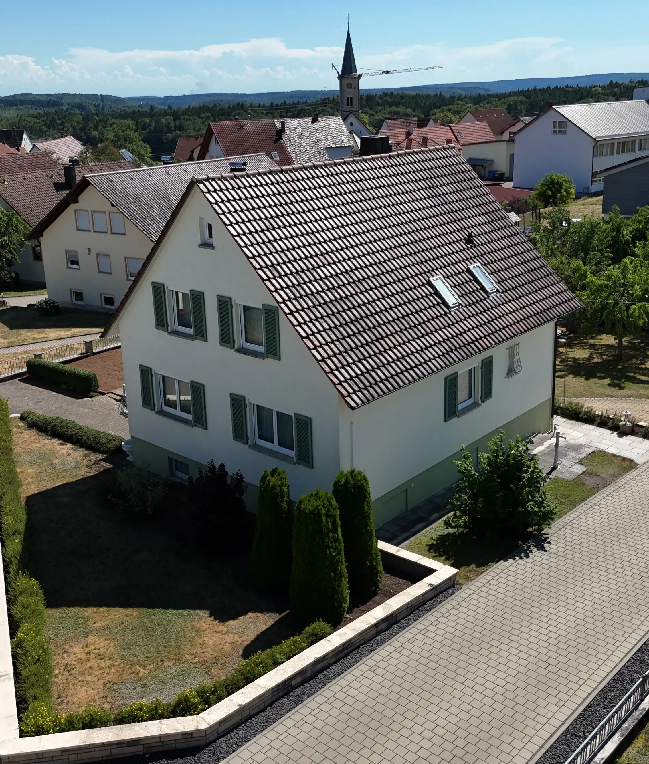 Charmantes Einfamilienhaus mit Streuobstwiese und vielseitigem Nebengebäude